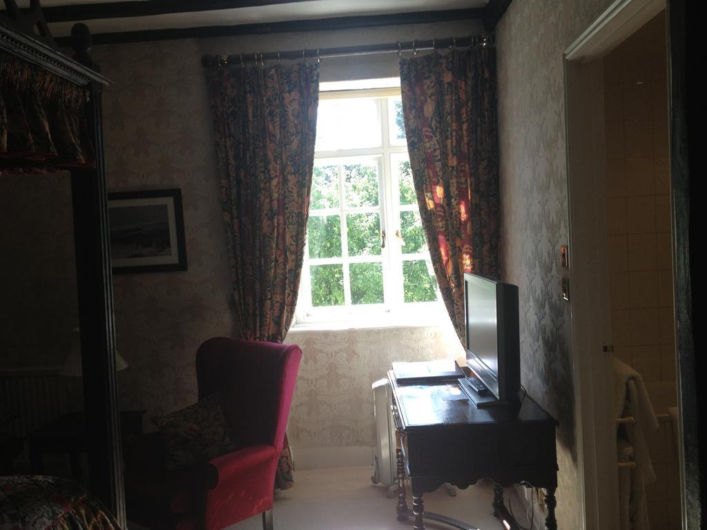 The Rock Inn Bovey Tracey Room photo